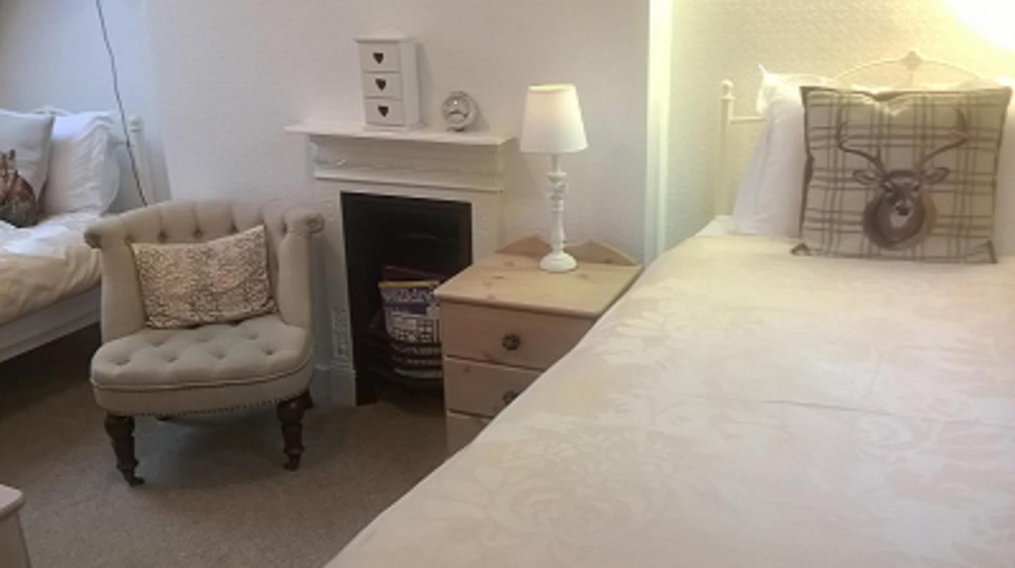 שרוסברי Anton Guest House Bed And Breakfast מראה חיצוני תמונה